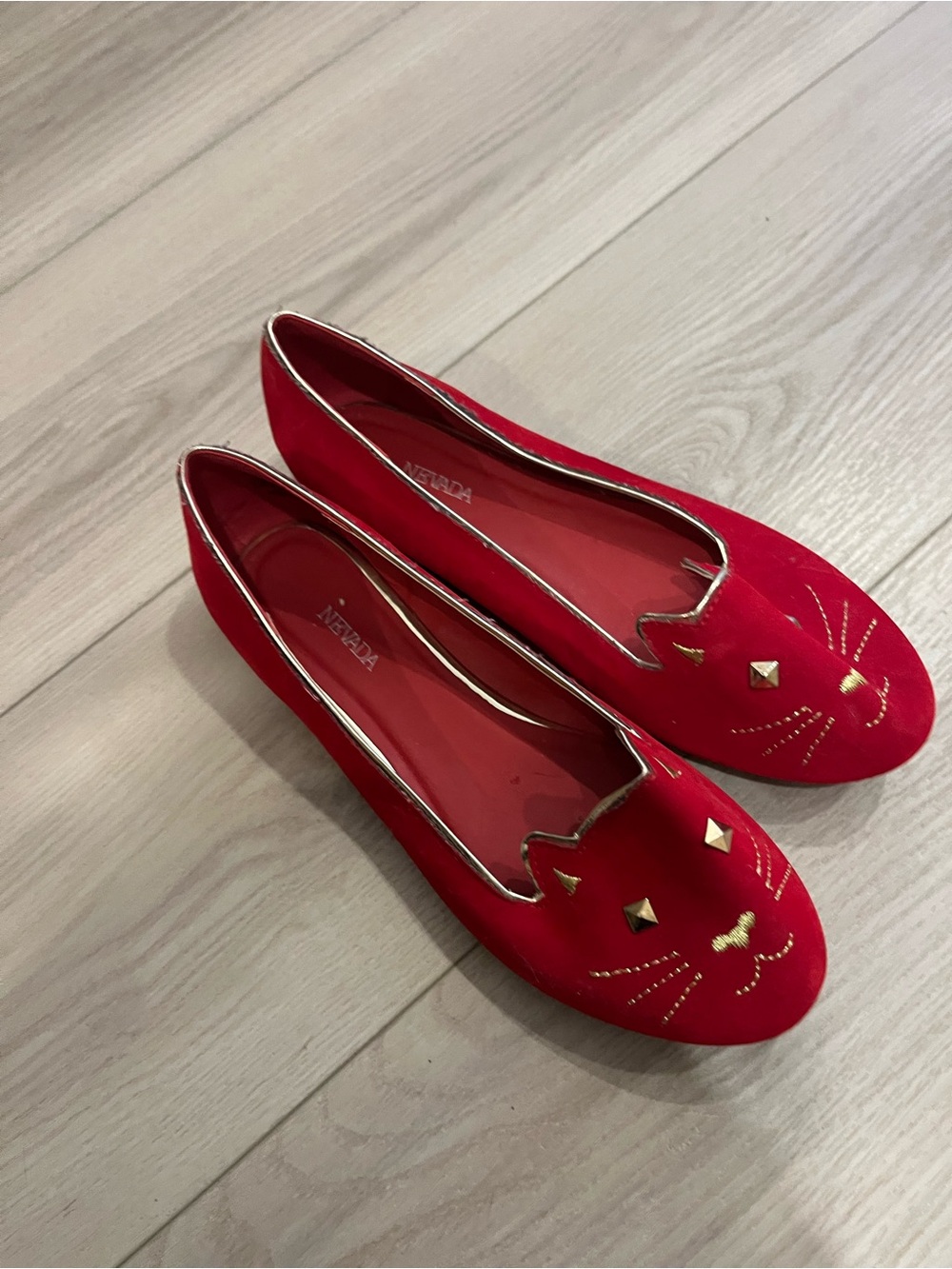 Red Cat-Embroidered Women's Ballet Flats cute